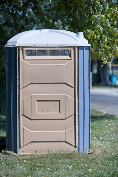 Best Luxury portable toilet rental  in Hinckley, IL